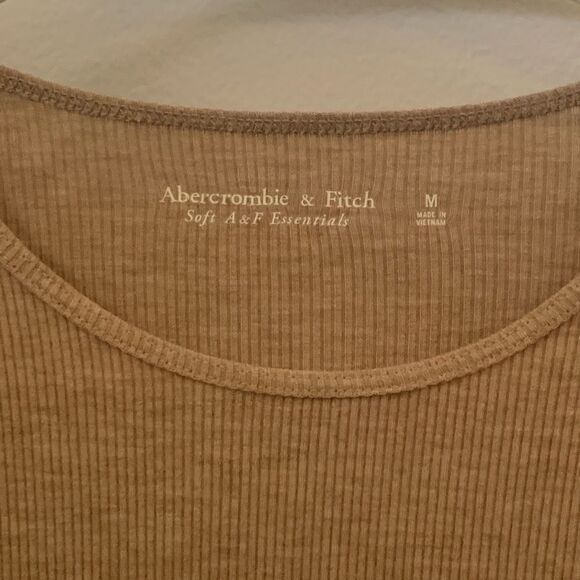 Abercrombie & Fitch Tan Fitted Crop T-Shirt - Picture 4 of 4